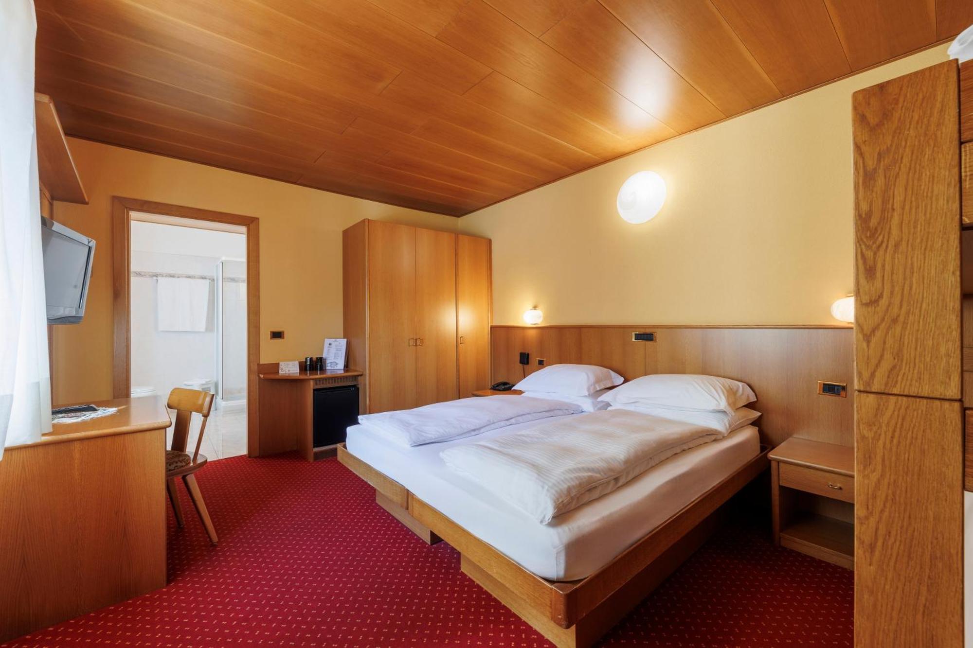 Hotel Miravalle Isolaccia Quarto foto
