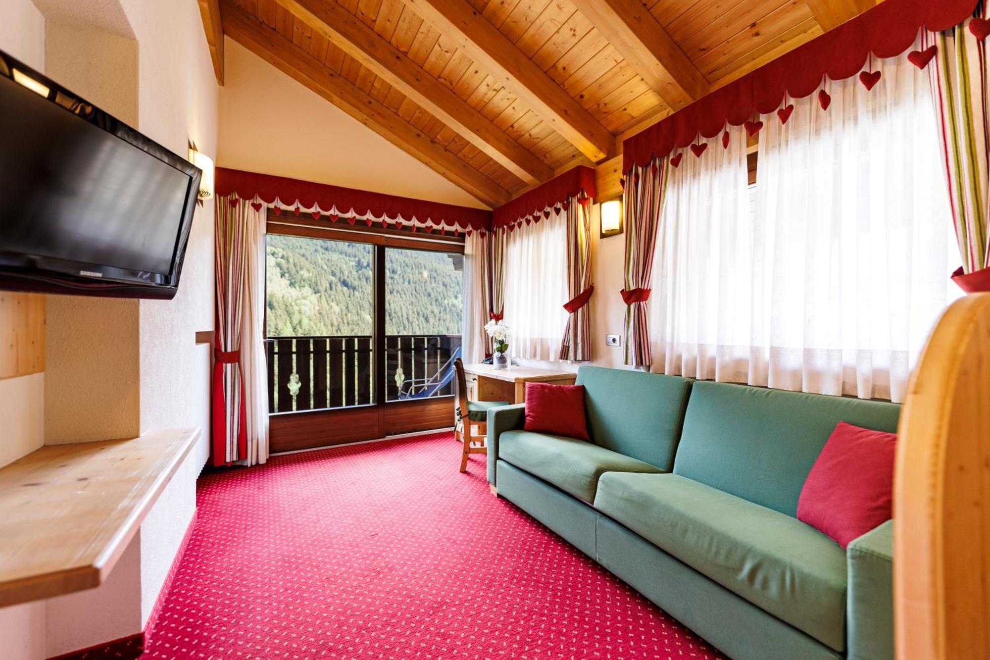 Hotel Miravalle Isolaccia Quarto foto